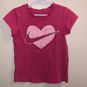 Hot pink Nike t-shirt, size 6 in girls.